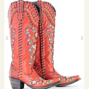 ISO: Double D Ranch - almost famous boots - red
